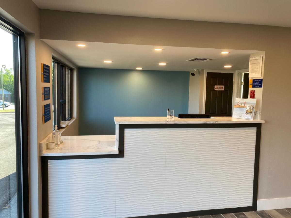 Days Inn By Wyndham Newnan Exterior photo