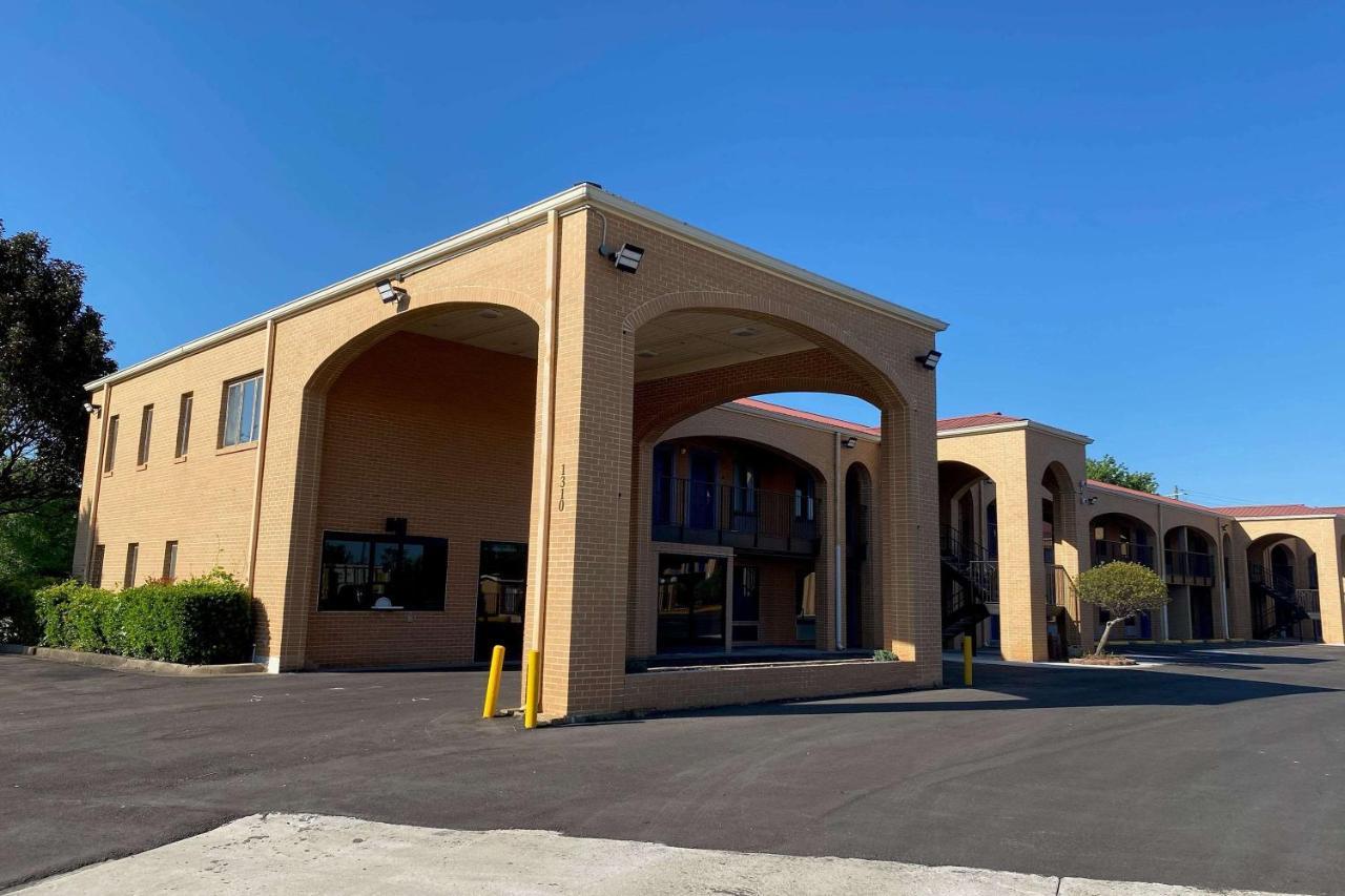 Days Inn By Wyndham Newnan Exterior photo